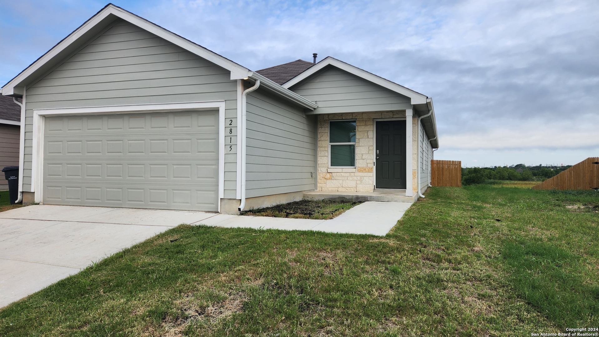 2815 Charpak Drive Converse TX 78109