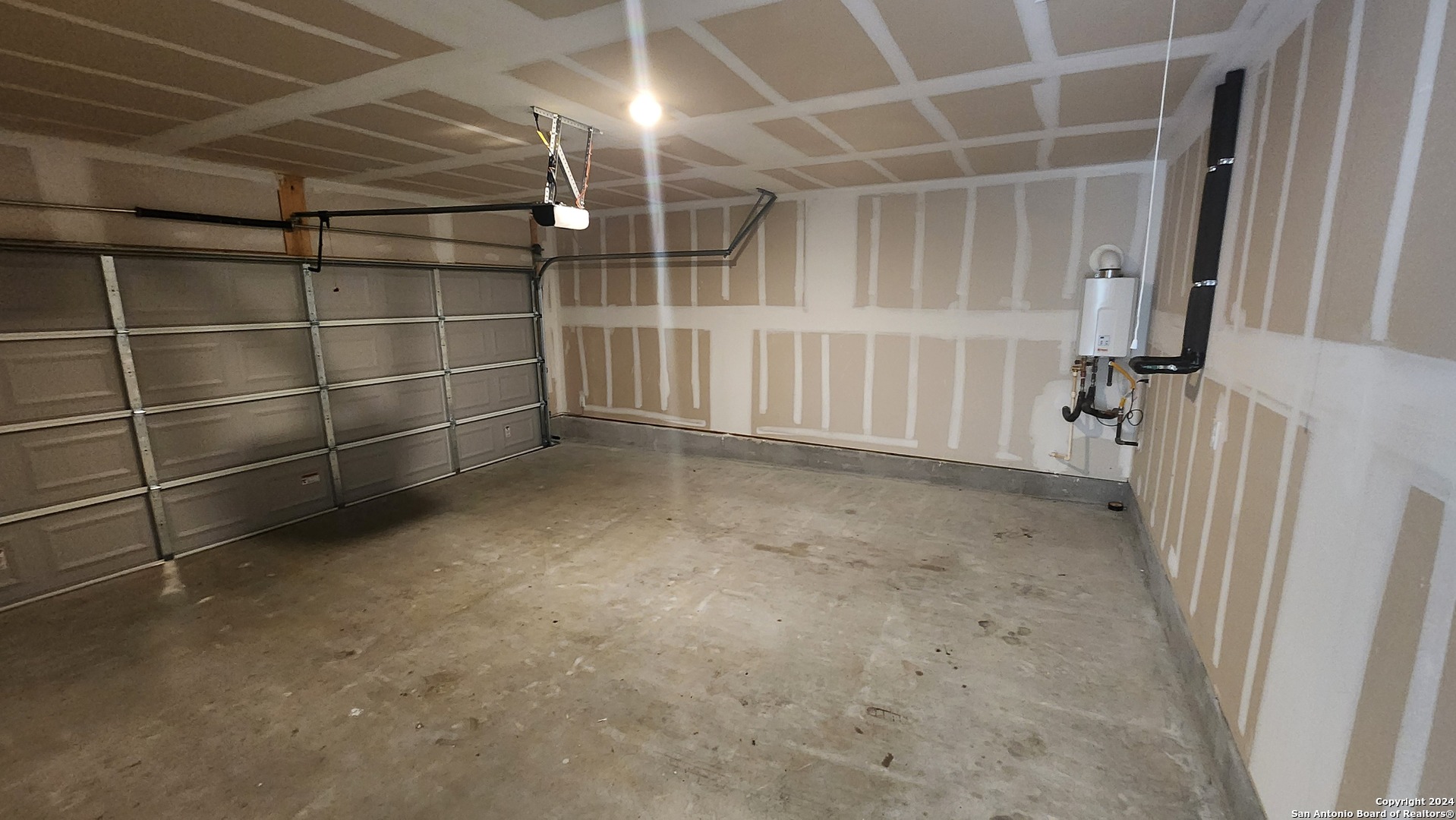 2815 Charpak Drive Converse TX 78109