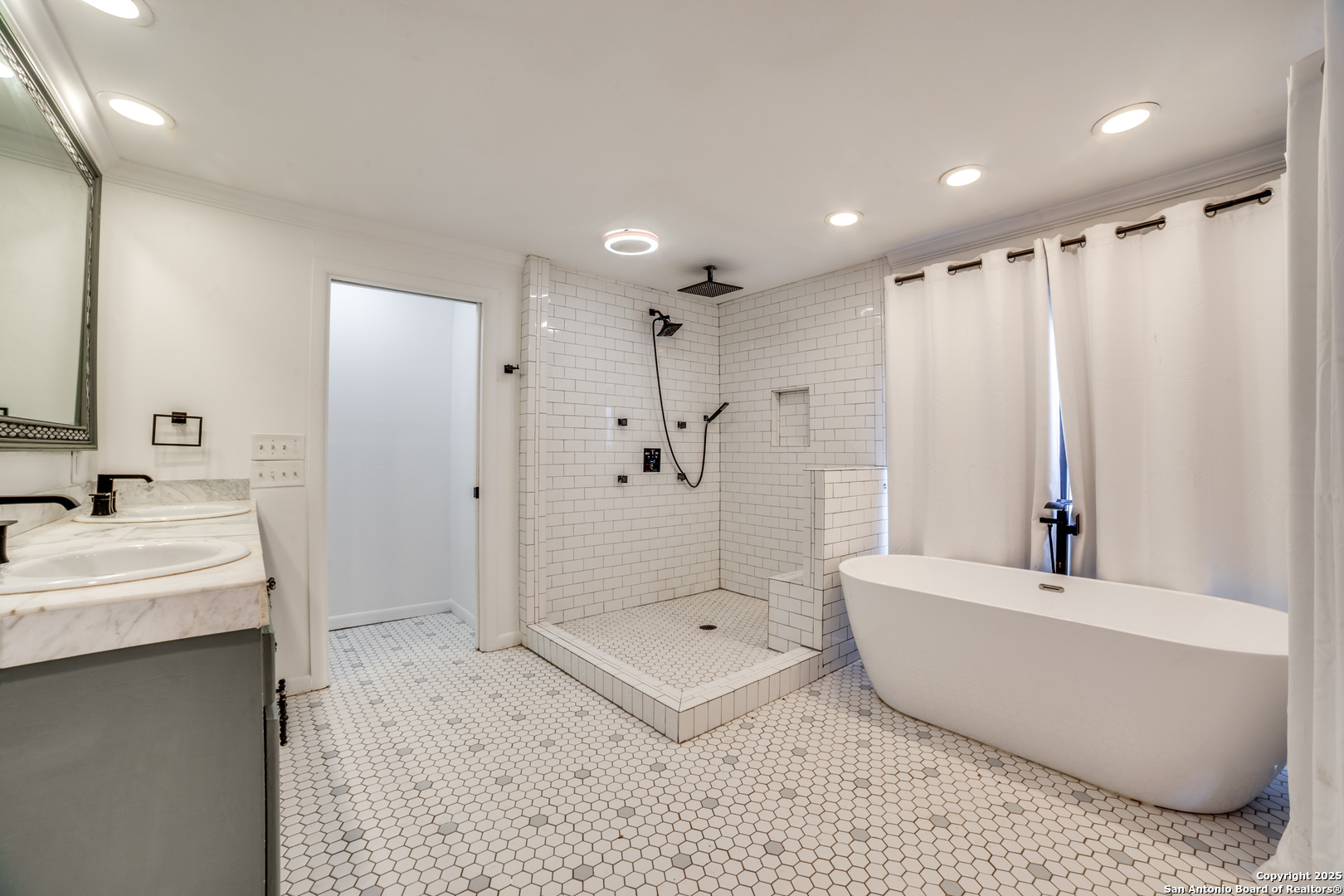 303 Harrison Alamo Heights TX 78209