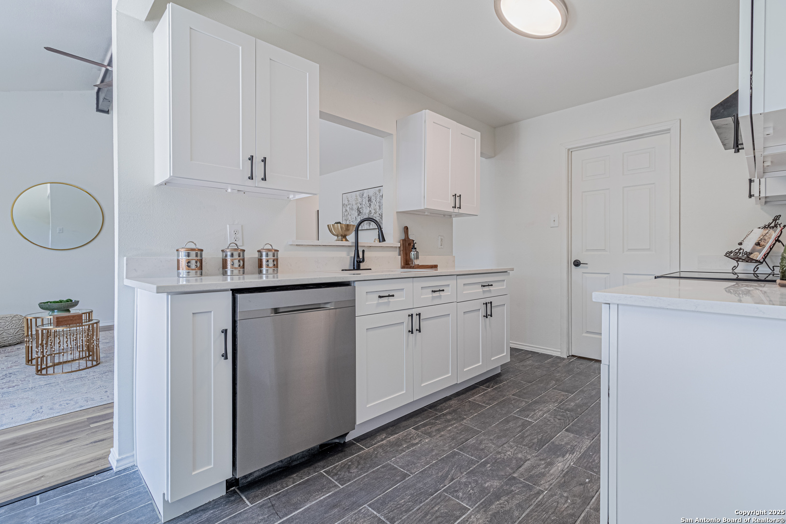 1142 Churing San Antonio TX 78245