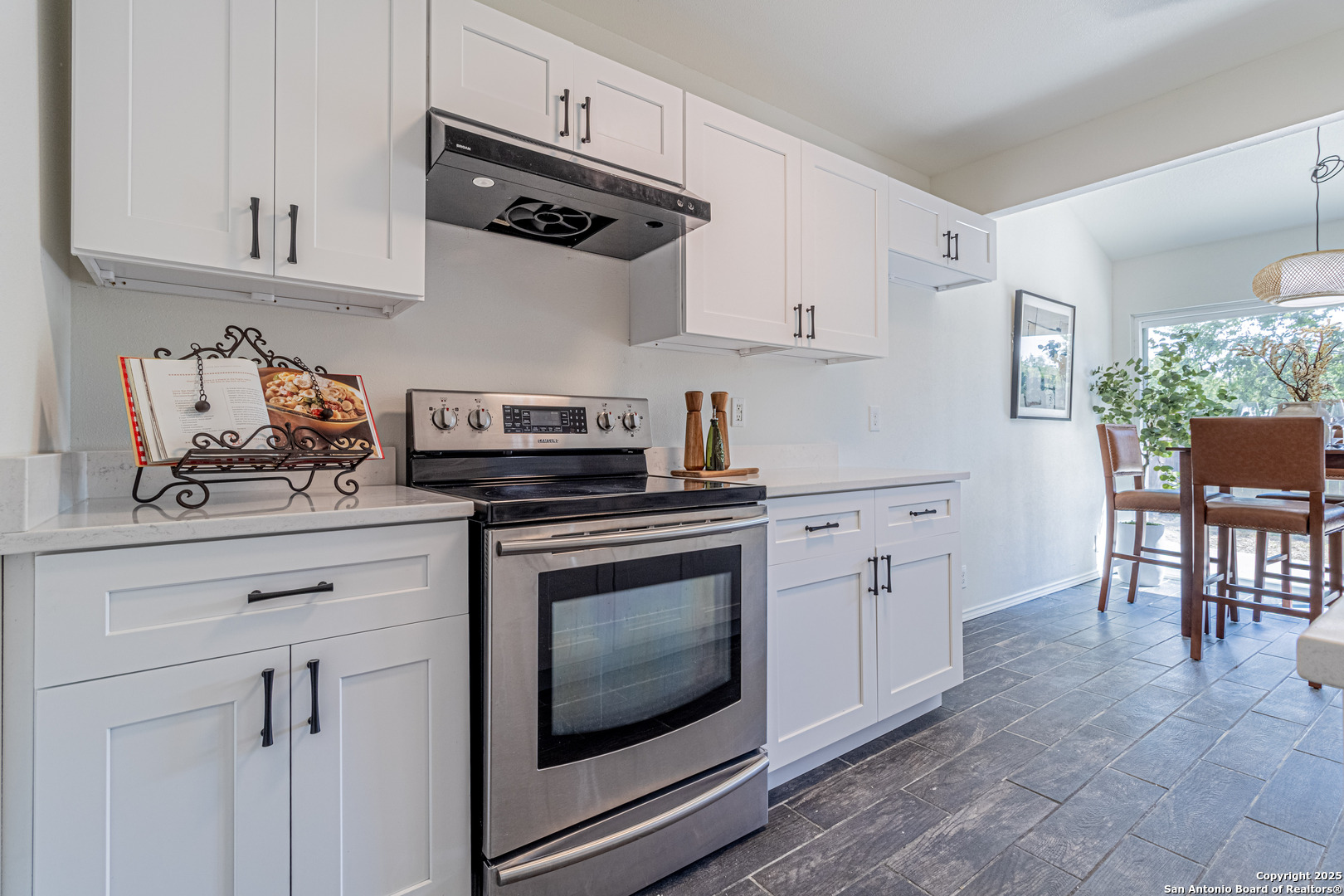 1142 Churing San Antonio TX 78245