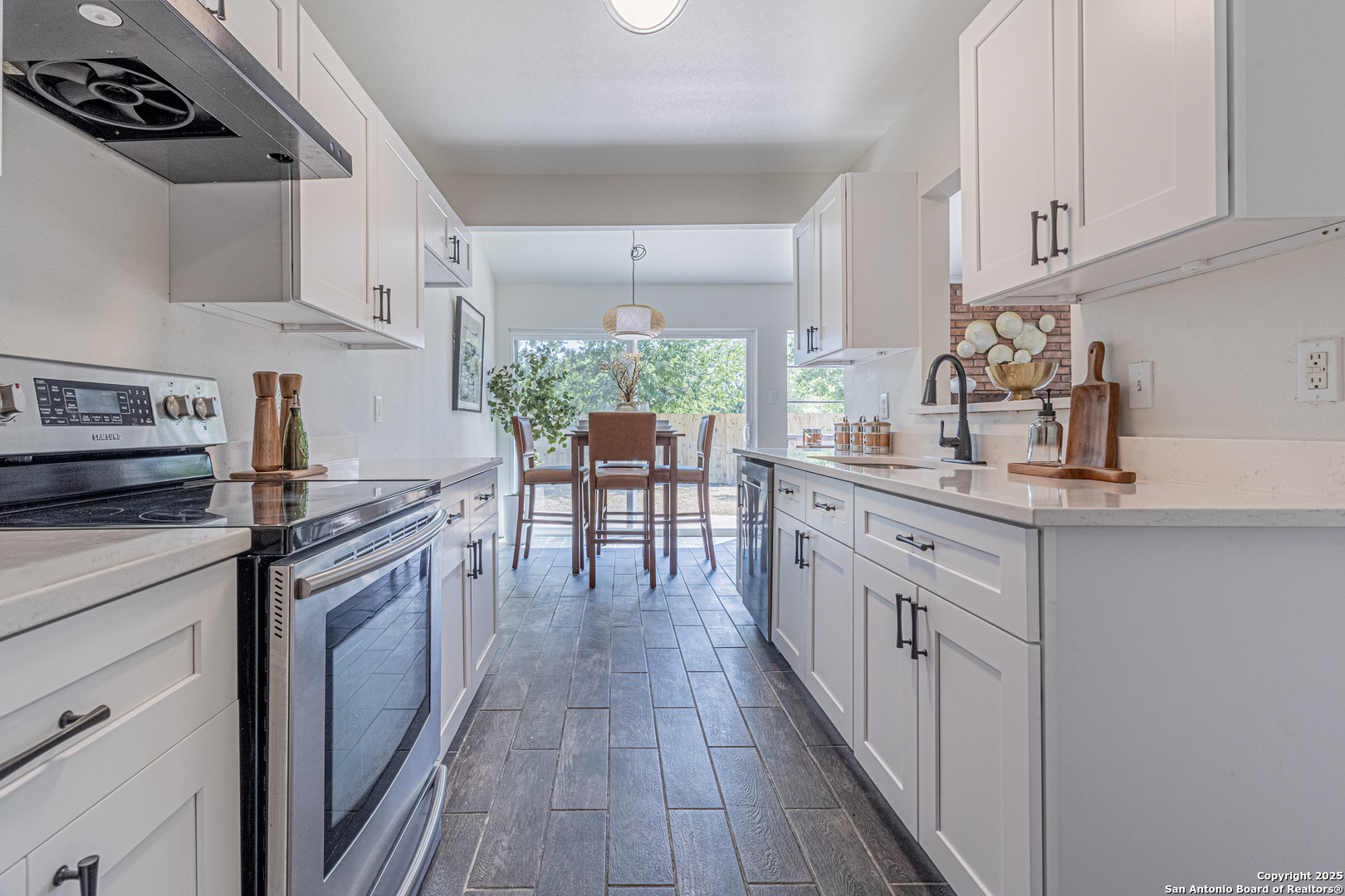 1142 Churing San Antonio TX 78245