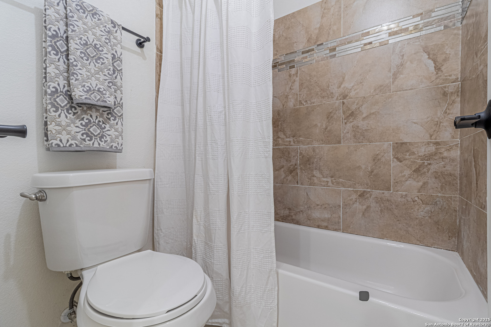 1142 Churing San Antonio TX 78245