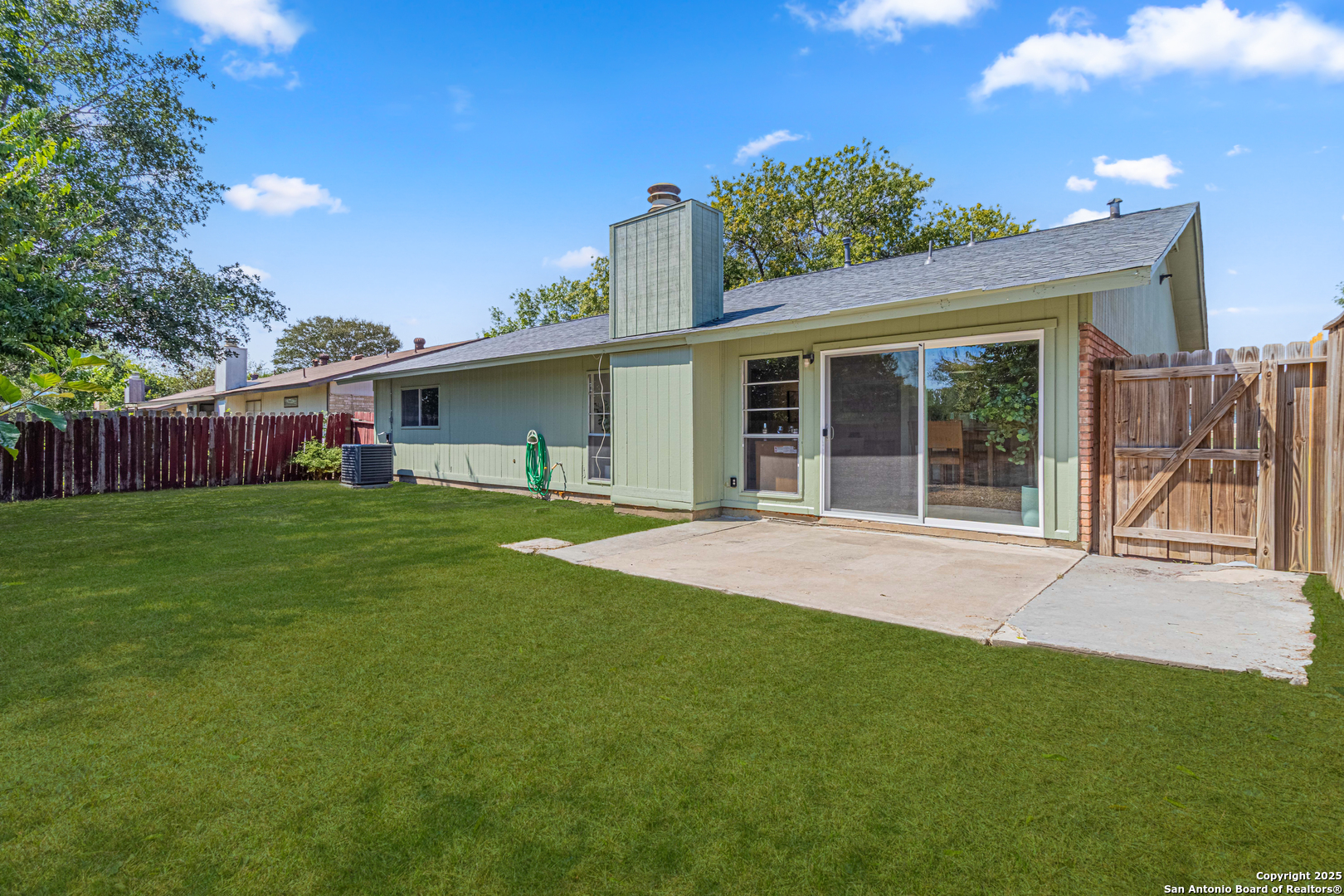 1142 Churing San Antonio TX 78245