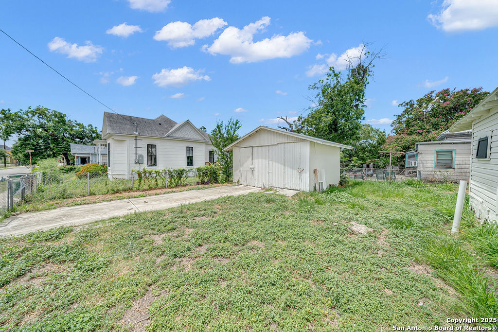 530 E Carson Street San Antonio TX 78208