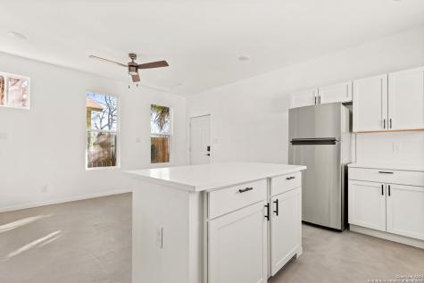1005 Essex San Antonio TX 78210