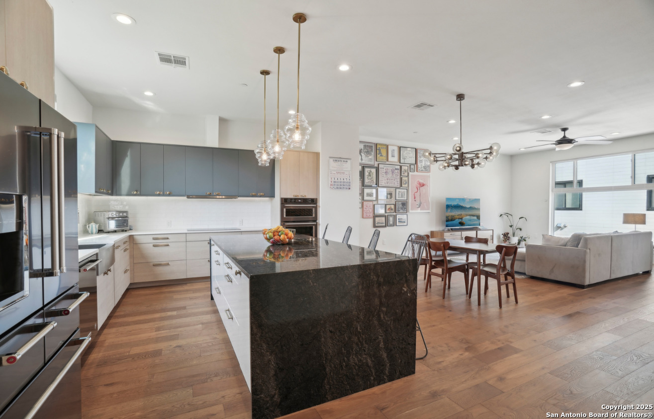 310 Clay San Antonio TX 78204