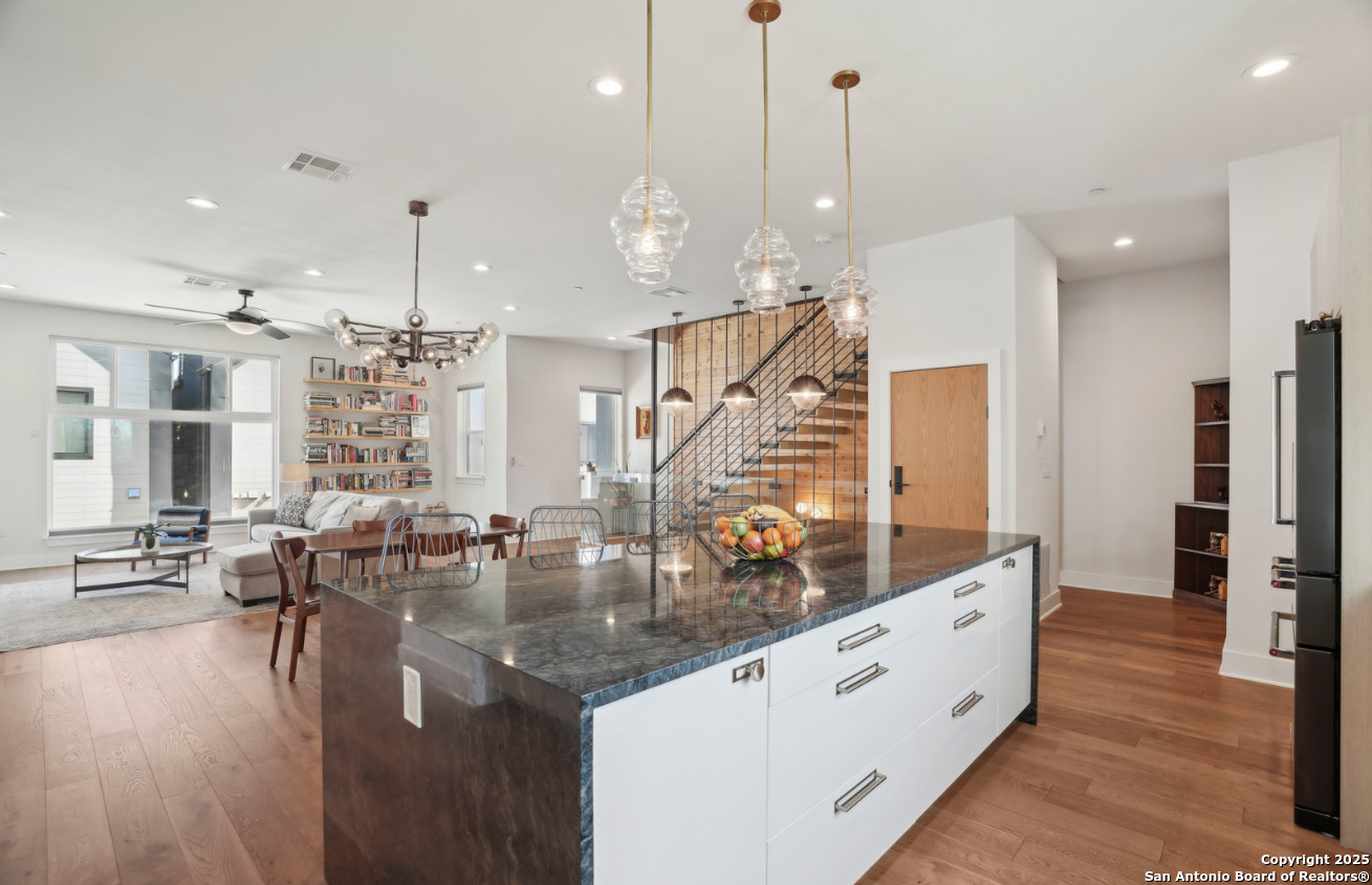 310 Clay San Antonio TX 78204