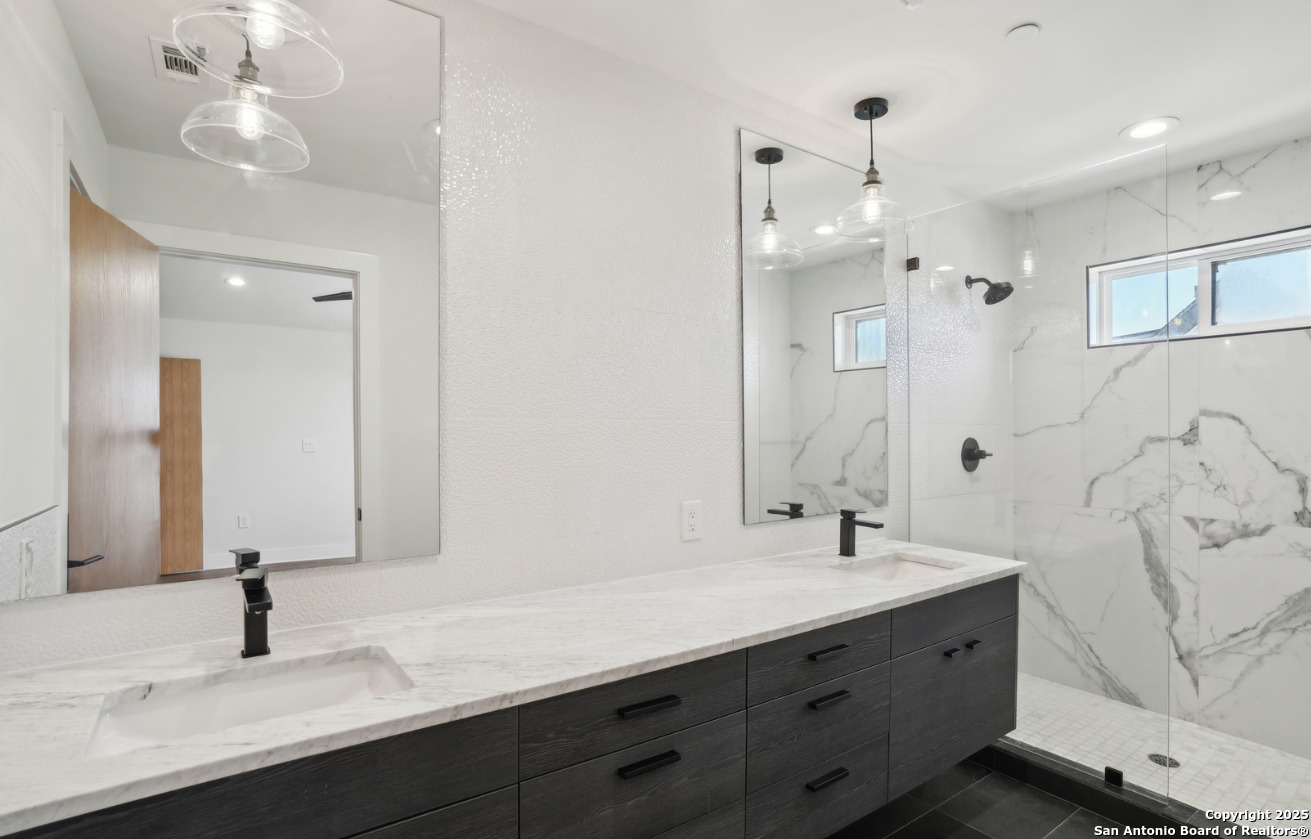 310 Clay San Antonio TX 78204