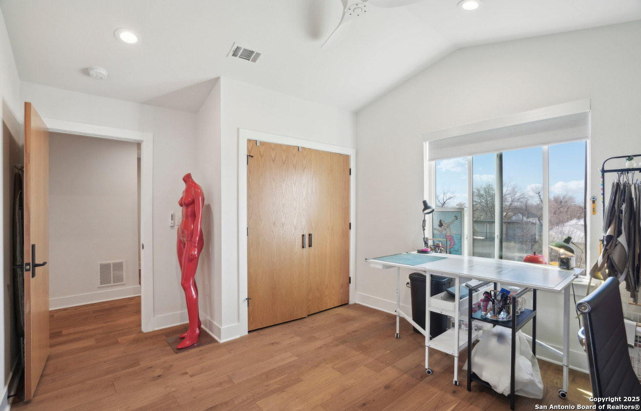 310 Clay San Antonio TX 78204