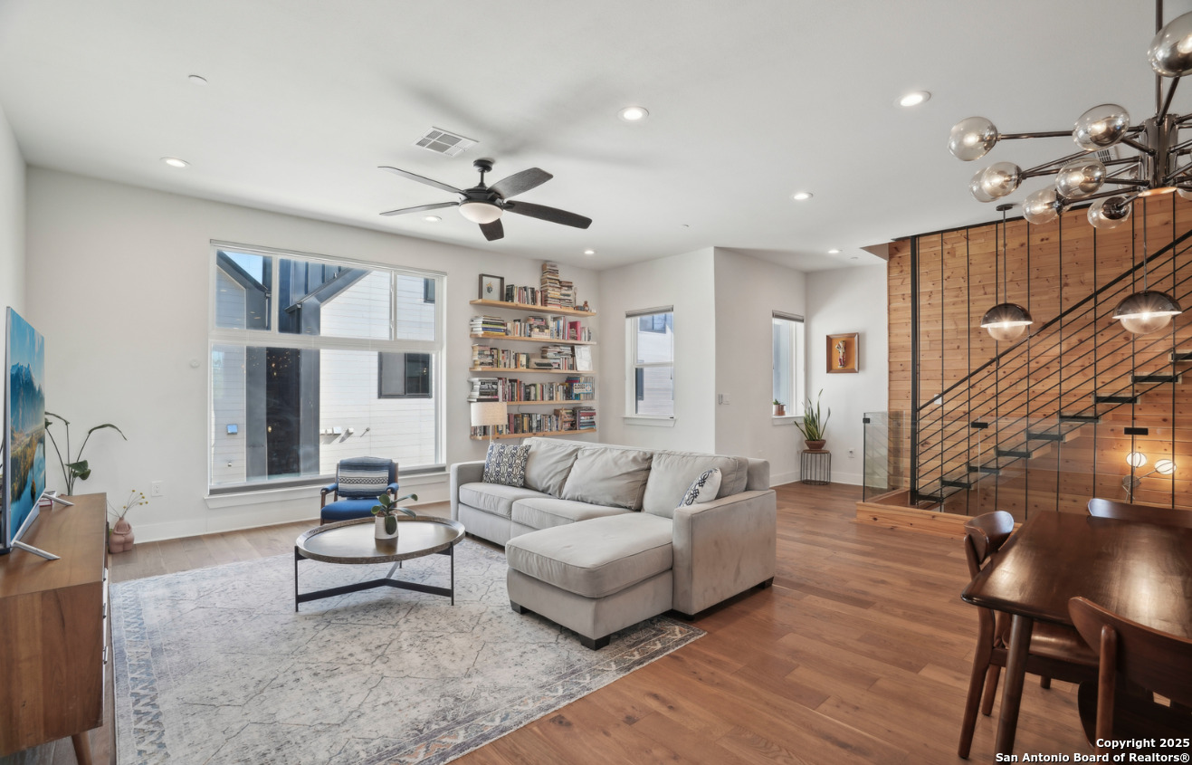 310 Clay San Antonio TX 78204