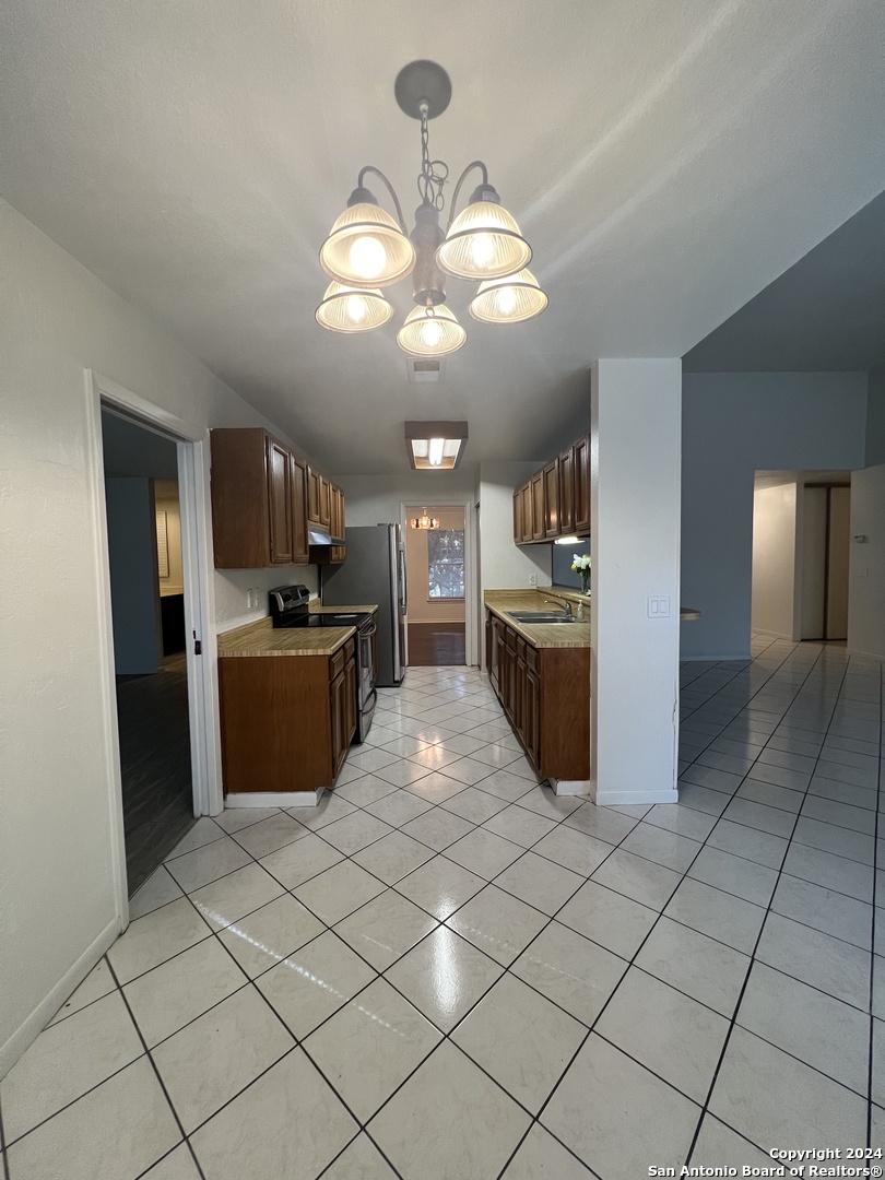 9123 Alpine Trail Street San Antonio TX 78250
