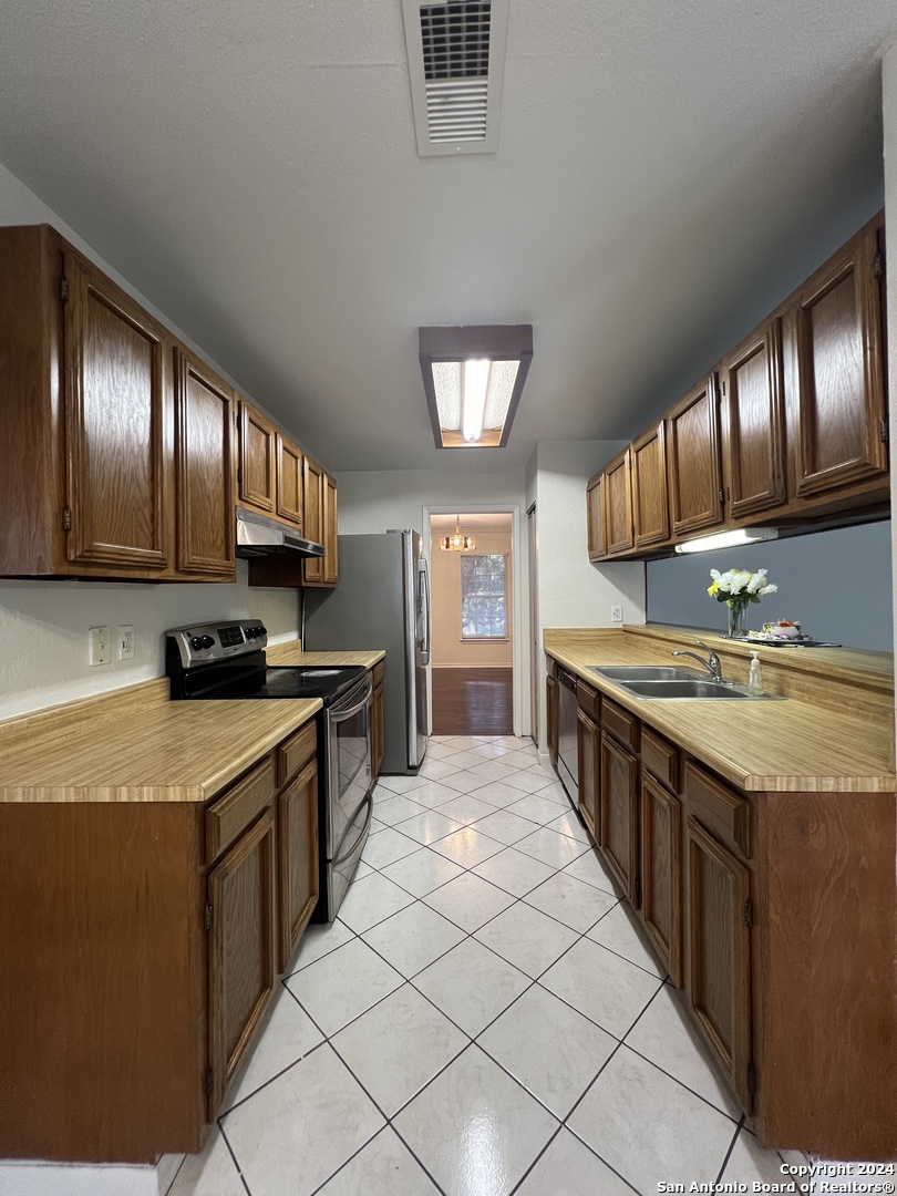 9123 Alpine Trail Street San Antonio TX 78250