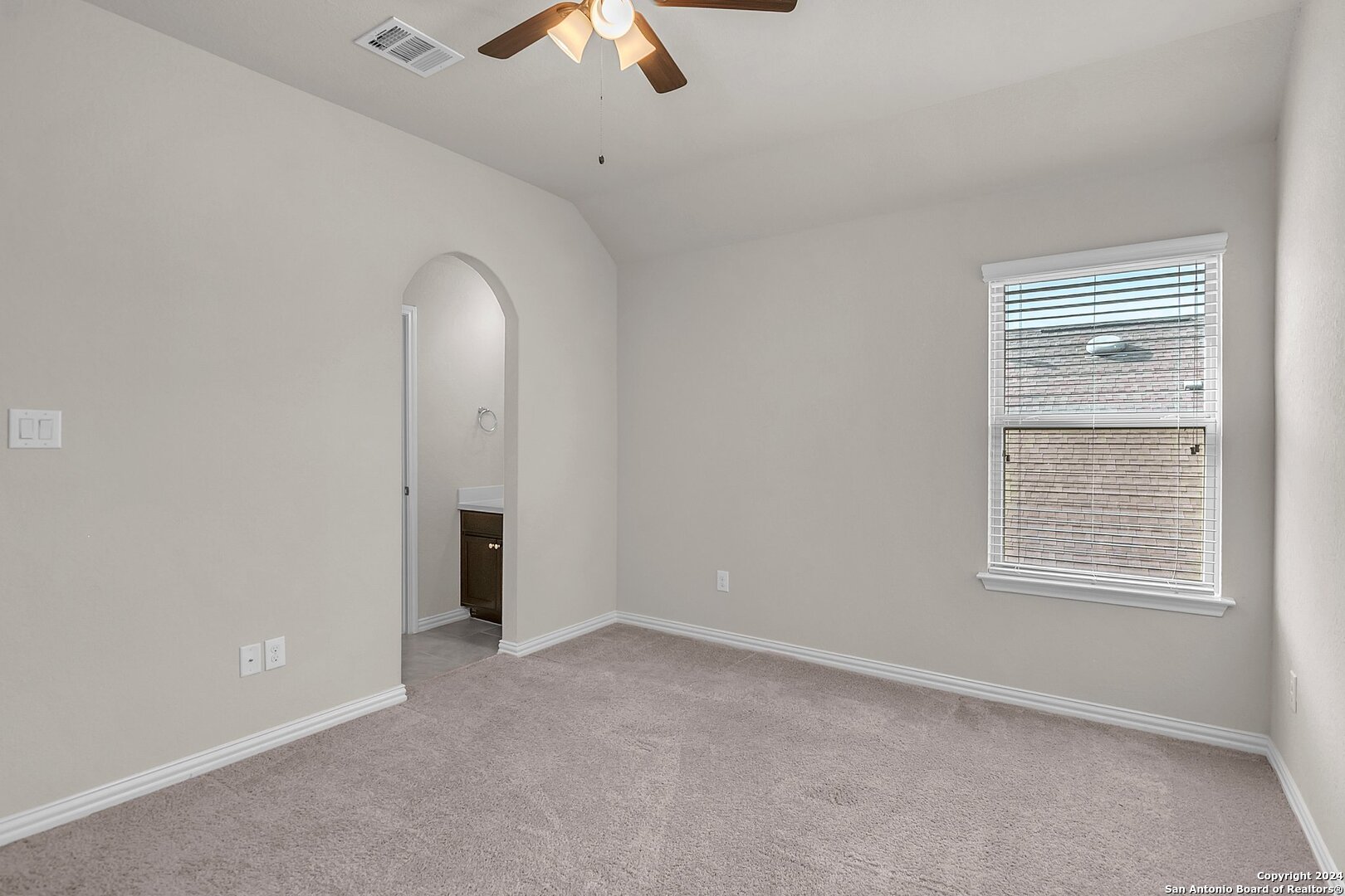 10423 Monicas Creek Schertz TX 78154
