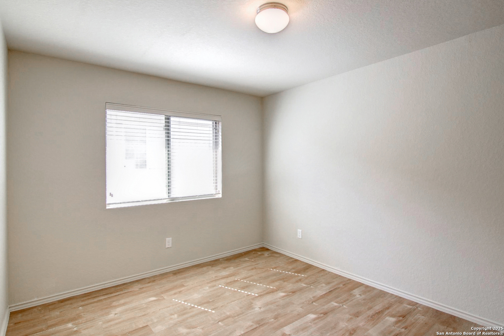 8915 Ashley Wilkes San Antonio TX 78221