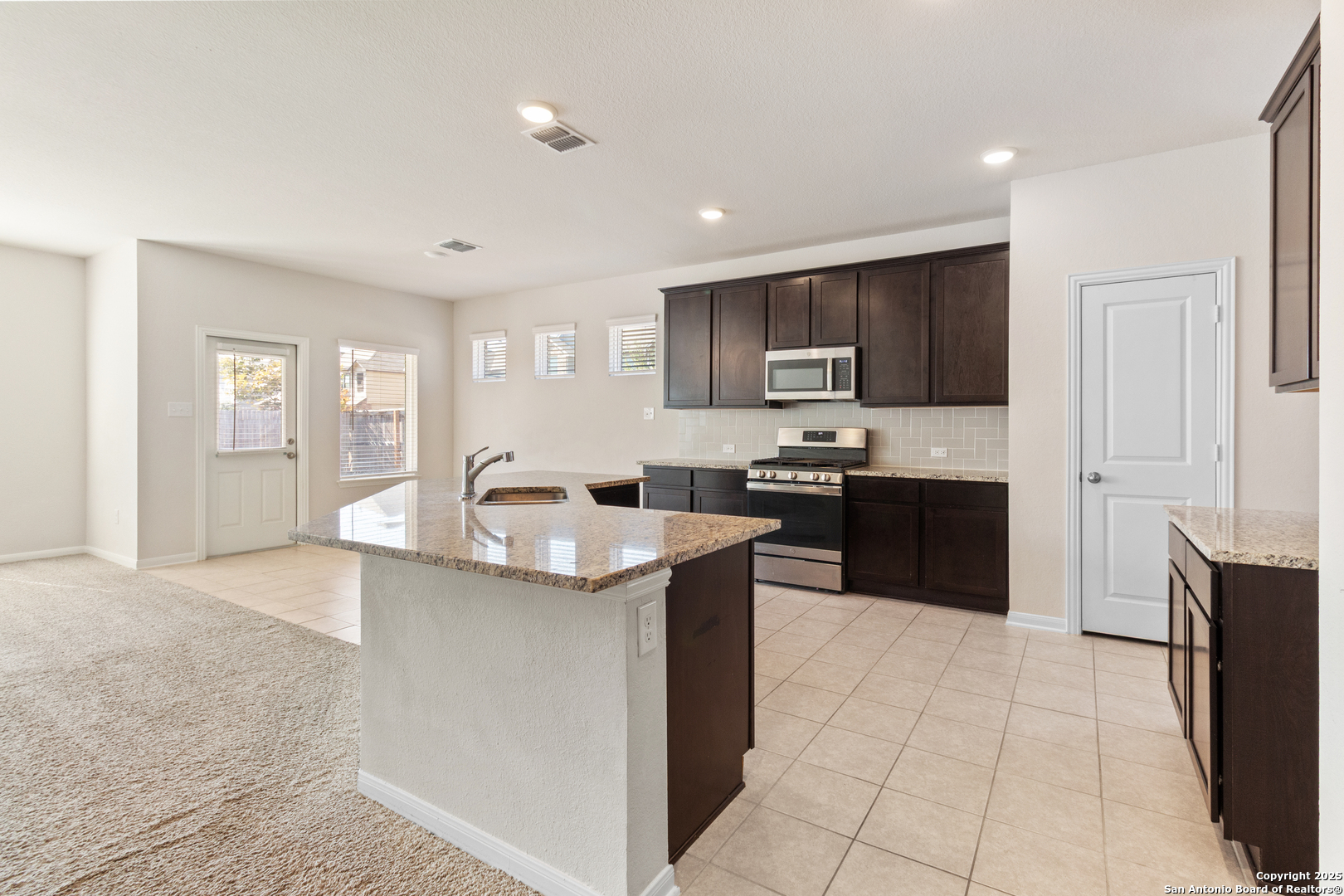 8904 Portobello Way Converse TX 78109