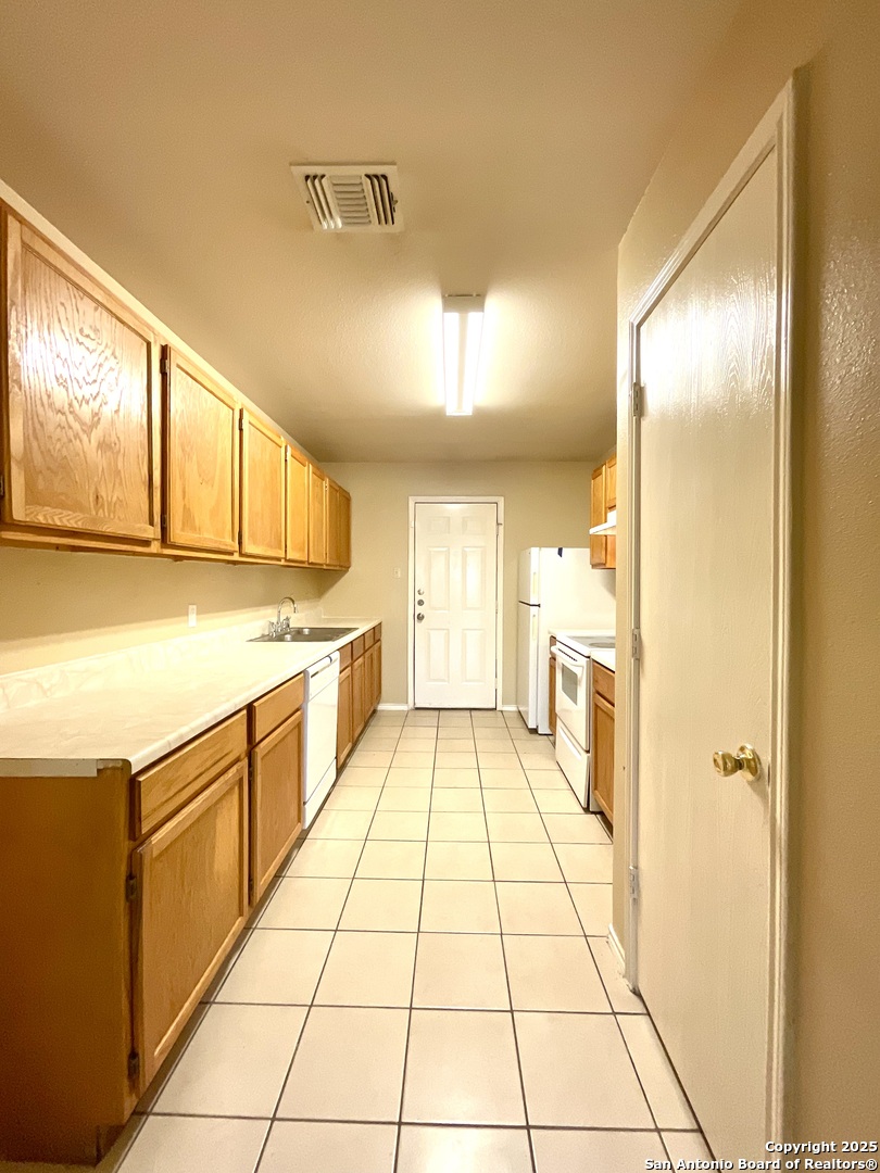 7560 Oak Chase San Antonio TX 78239