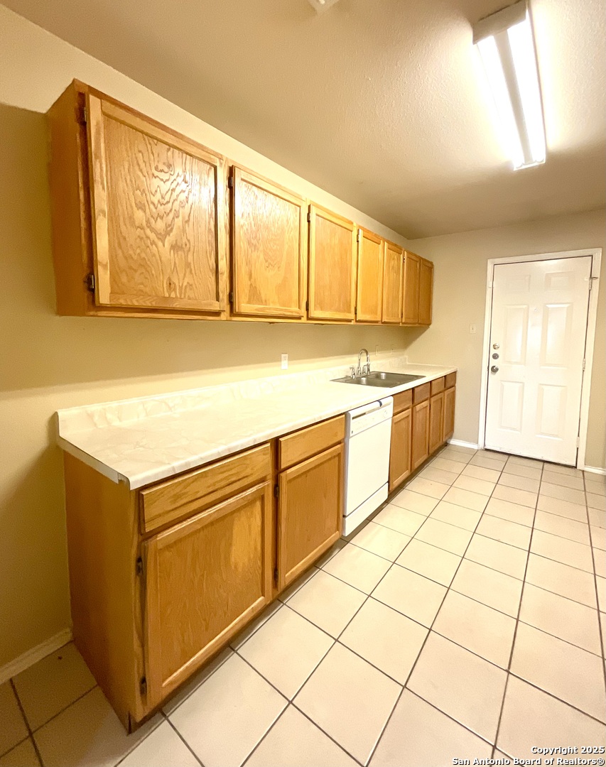 7560 Oak Chase San Antonio TX 78239