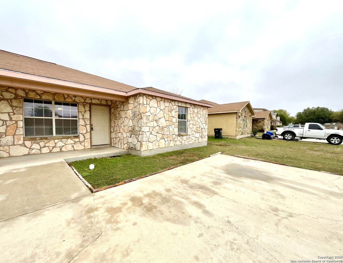 7560 Oak Chase San Antonio TX 78239