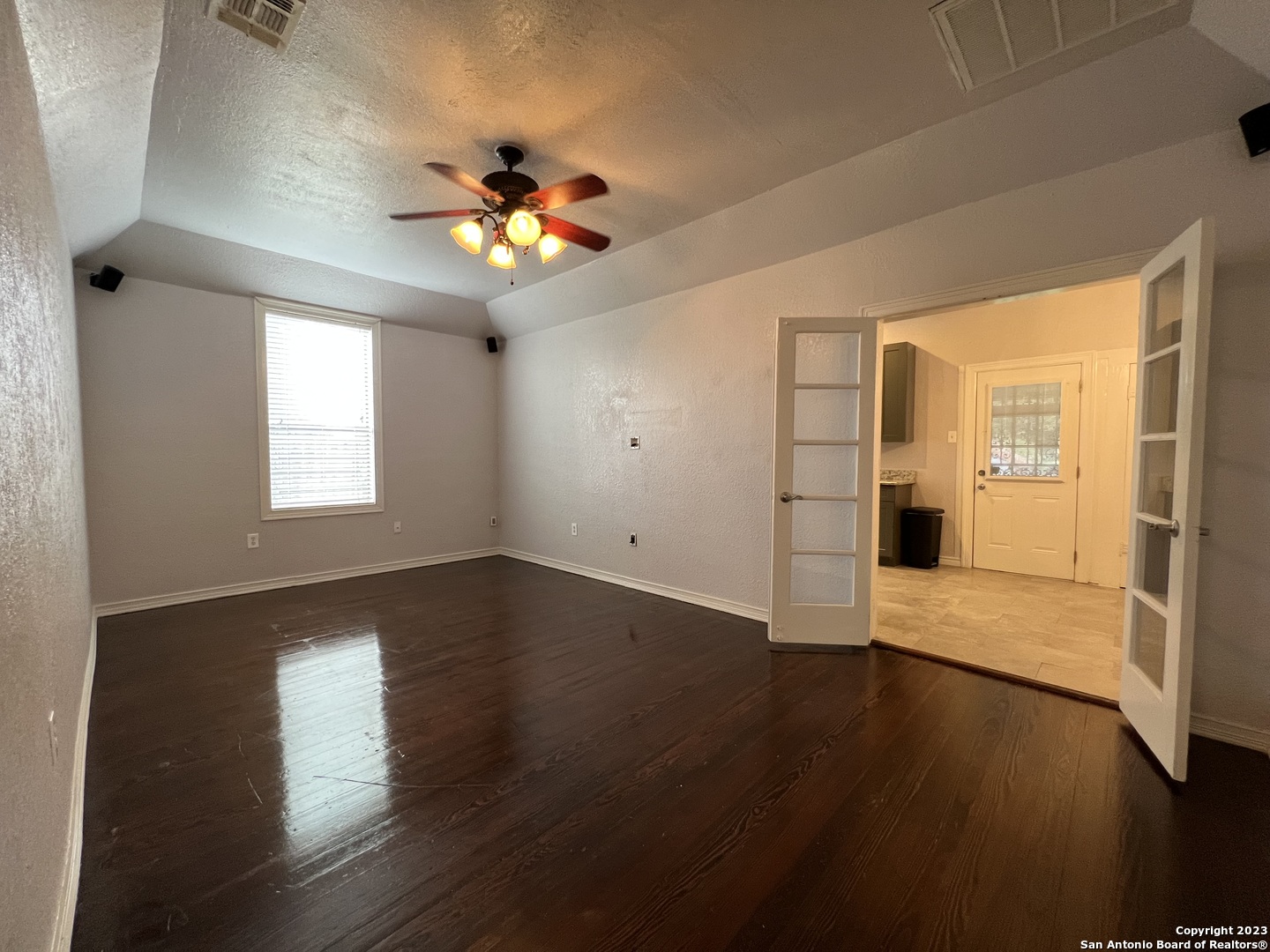 1011 Dawson Street San Antonio TX 78202