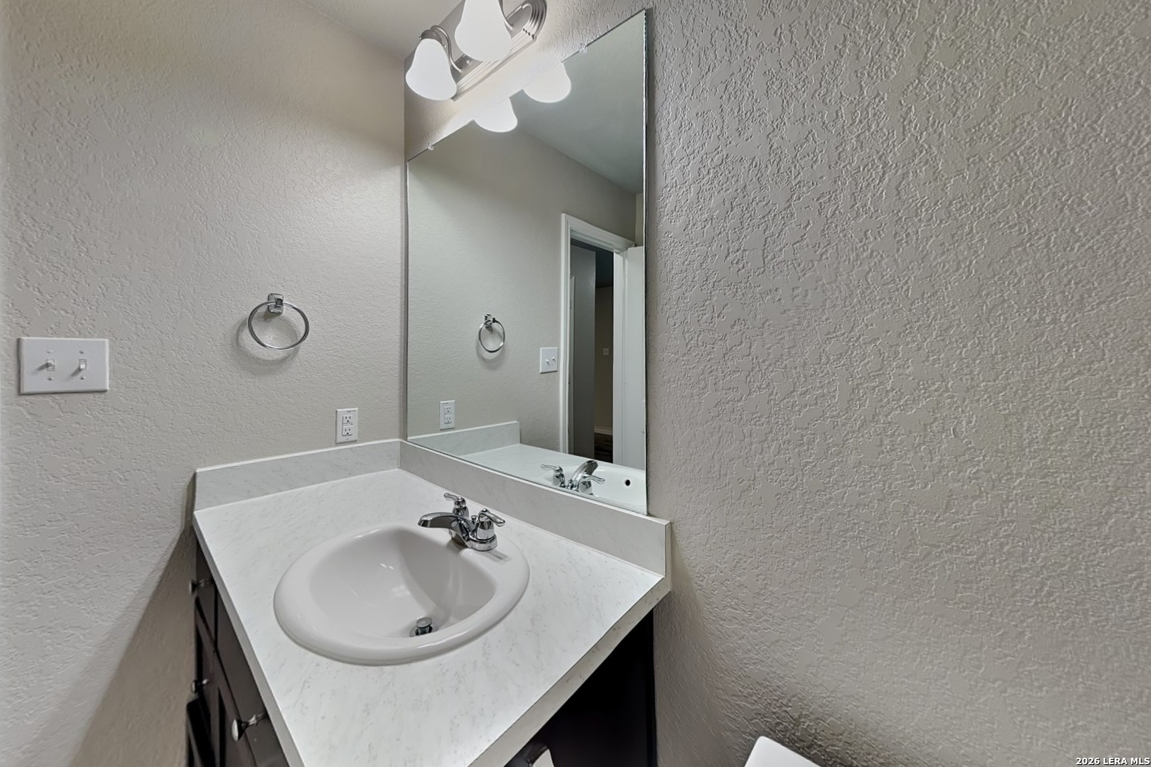 8518 Amistad Cove Converse TX 78109