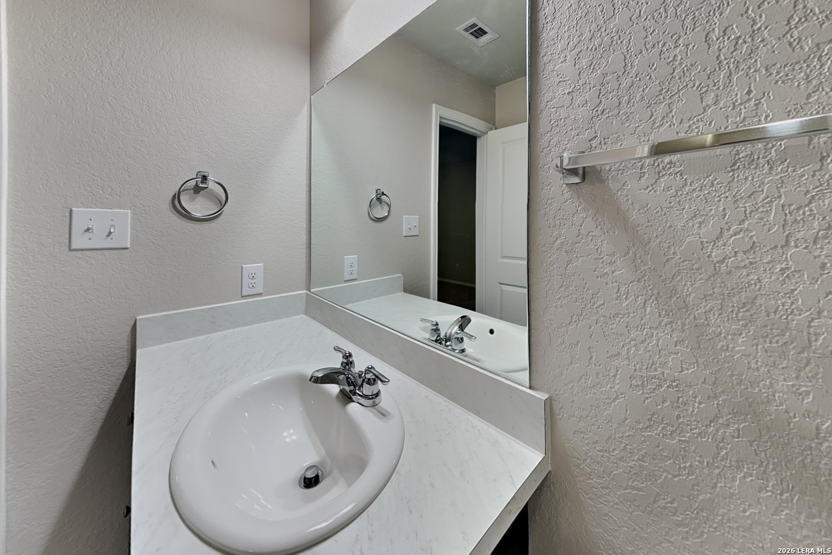 8518 Amistad Cove Converse TX 78109