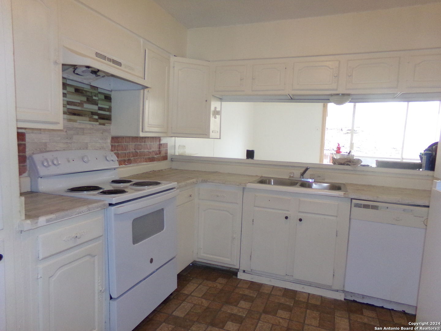 4835 Gus Eckert San Antonio TX 78240