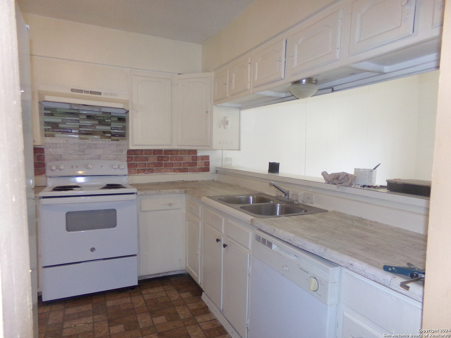 4835 Gus Eckert San Antonio TX 78240
