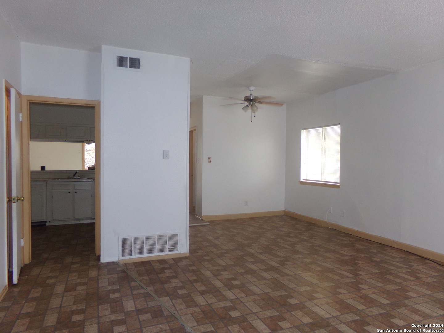 4835 Gus Eckert San Antonio TX 78240