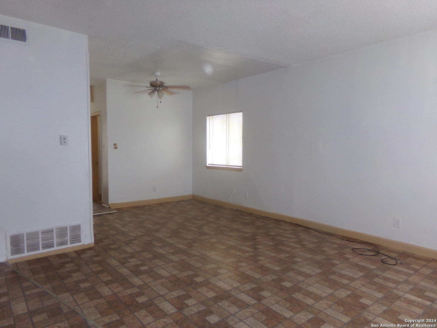 4835 Gus Eckert San Antonio TX 78240