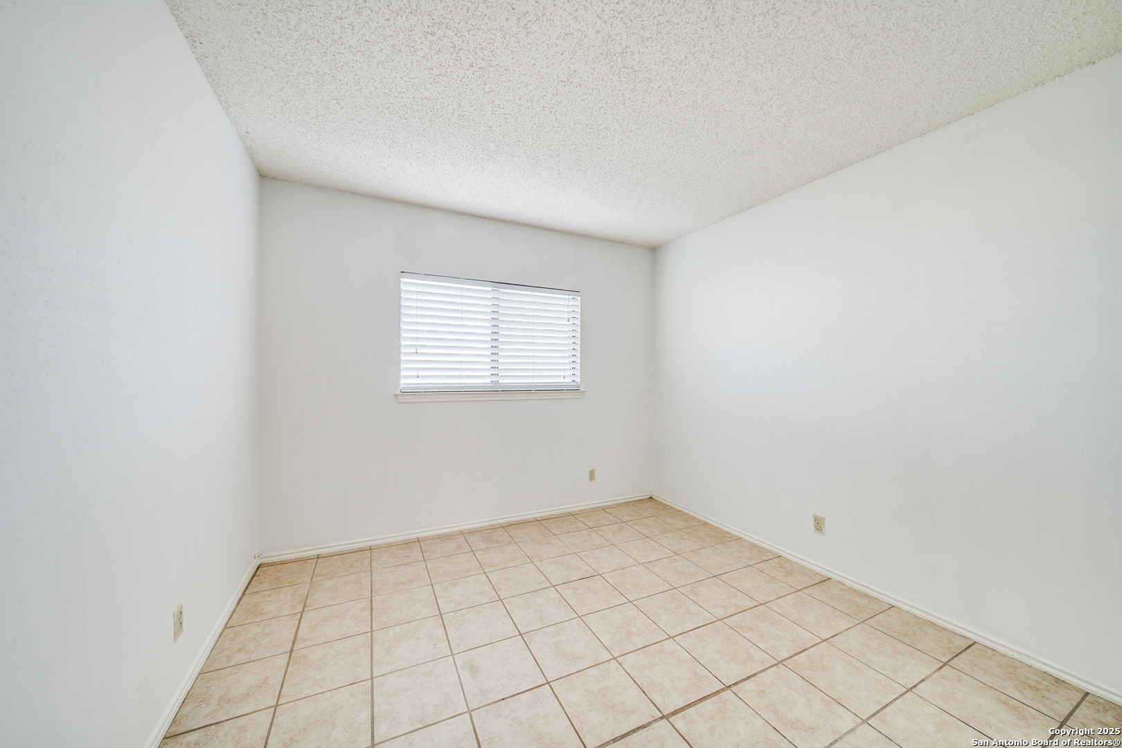 7443 Longing Trail San Antonio TX 78244