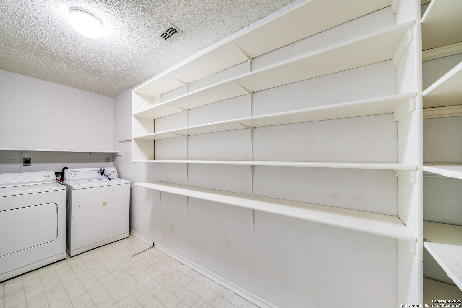 7443 Longing Trail San Antonio TX 78244