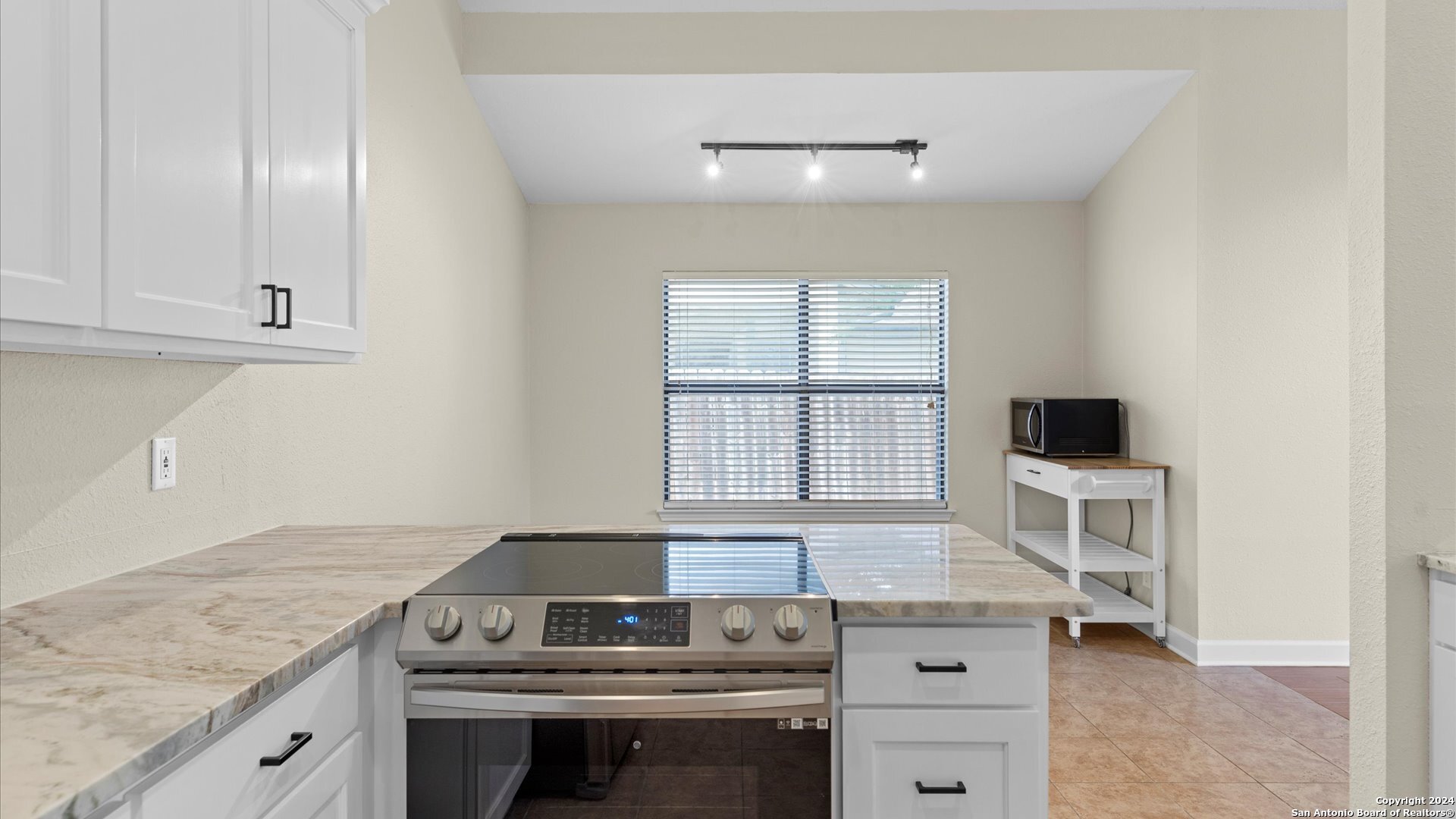 7572 Autumn Park San Antonio TX 78249