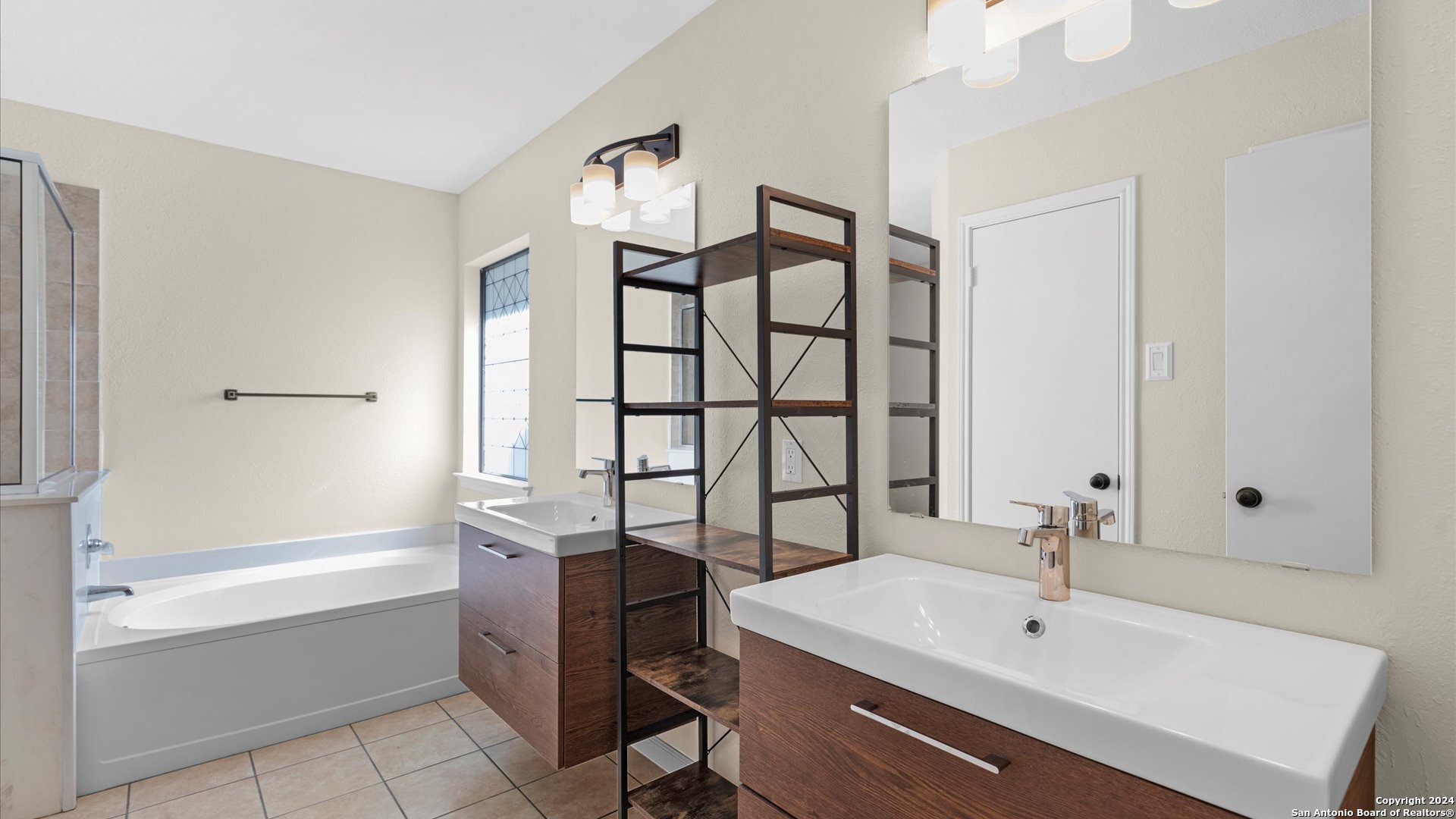 7572 Autumn Park San Antonio TX 78249