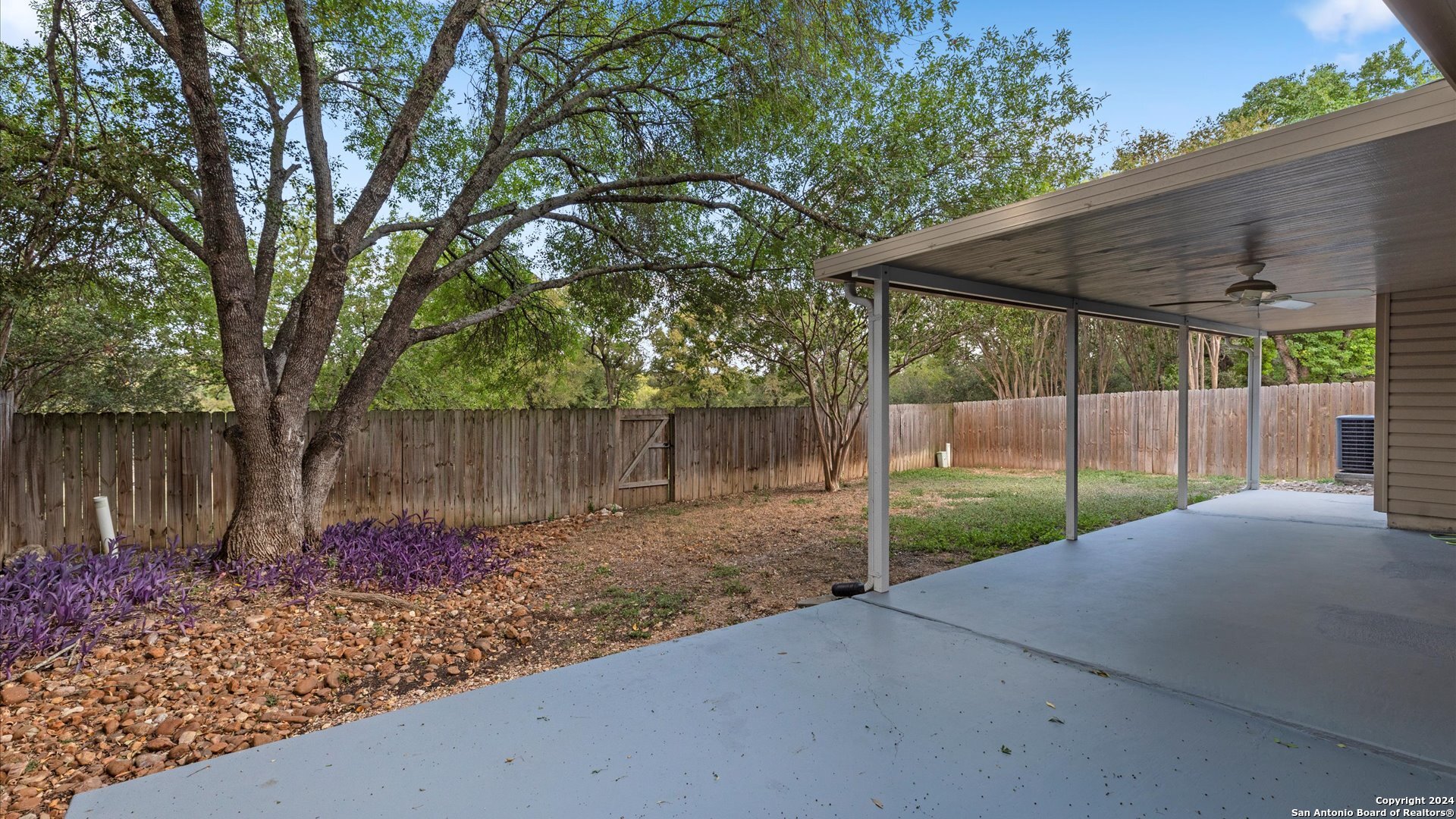 7572 Autumn Park San Antonio TX 78249
