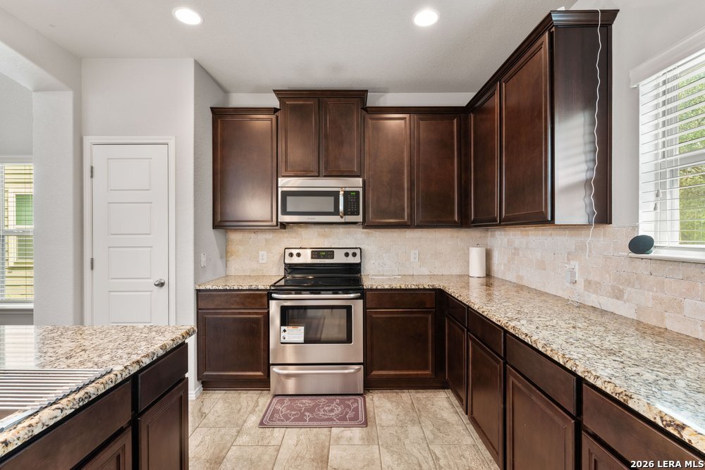 1854 Gray Fox Creek San Antonio TX 78245