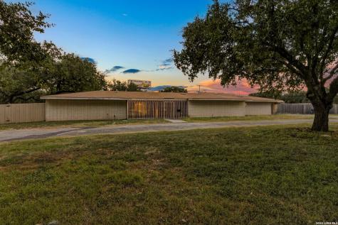 8390 N Verde San Antonio TX 78240