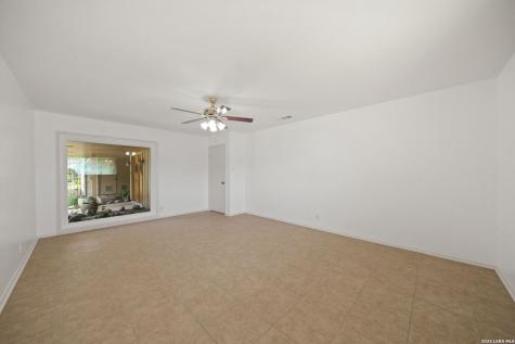 8390 N Verde San Antonio TX 78240