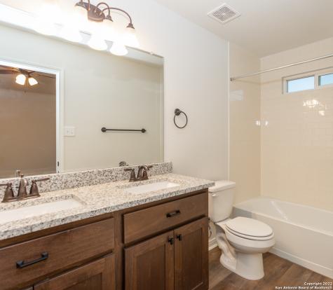 13902 Enzo Gate San Antonio TX 78253