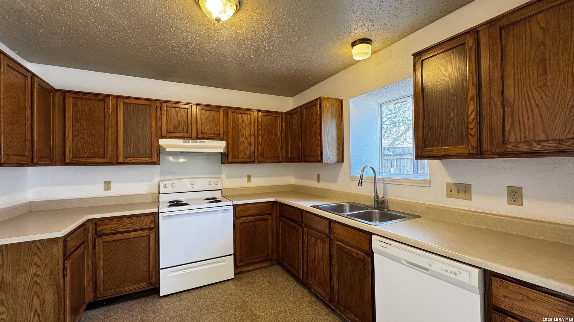 11343 Fish Springs San Antonio TX 78245