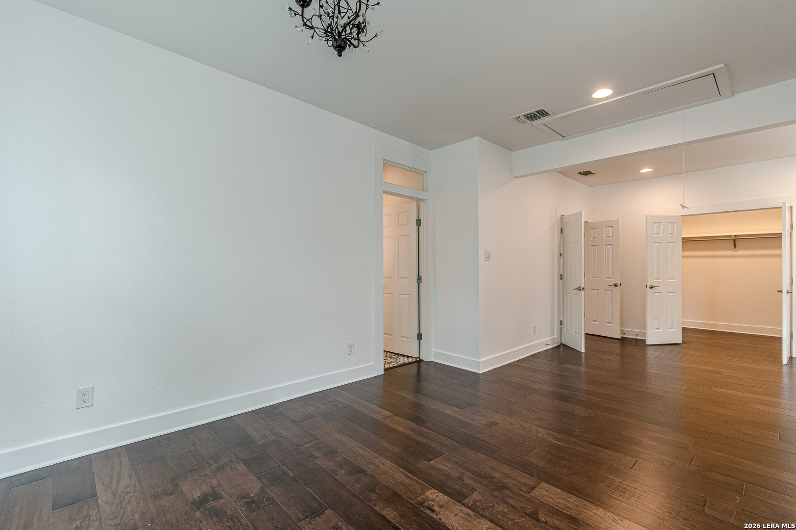 311 W Mistletoe San Antonio TX 78212