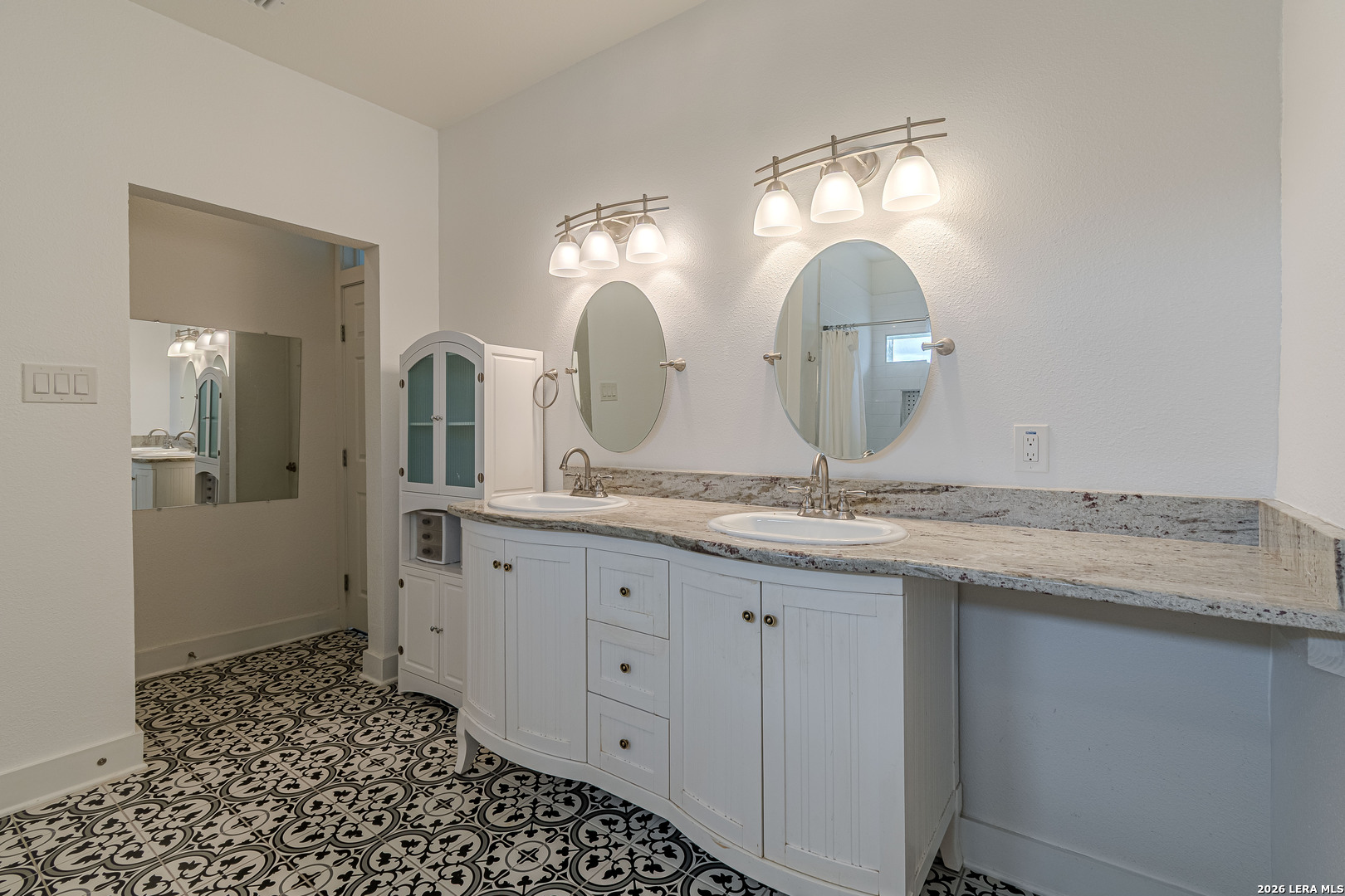 311 W Mistletoe San Antonio TX 78212