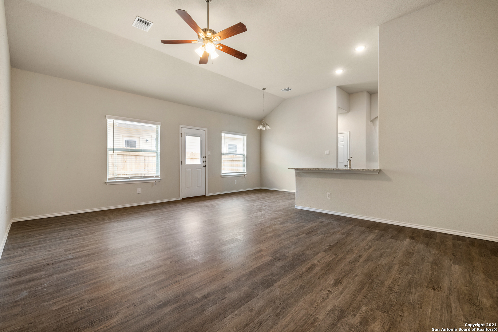 9211 Canyon Bend Converse TX 78109