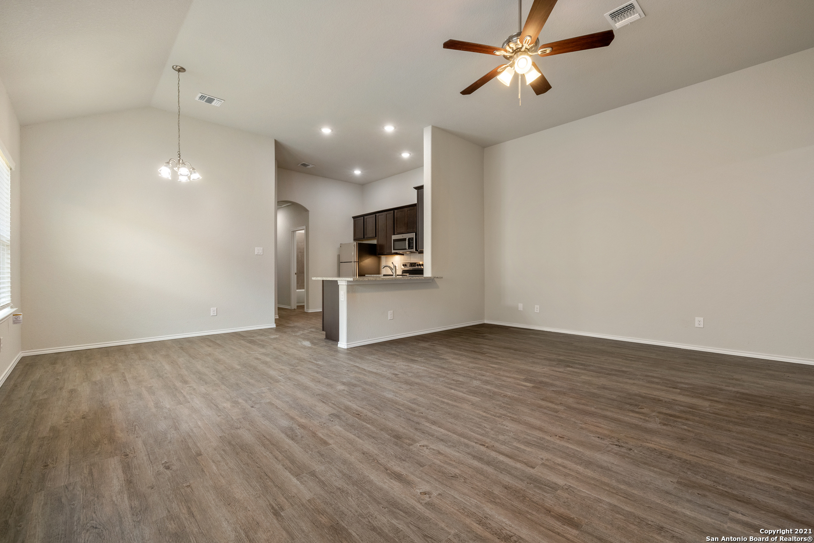 9211 Canyon Bend Converse TX 78109