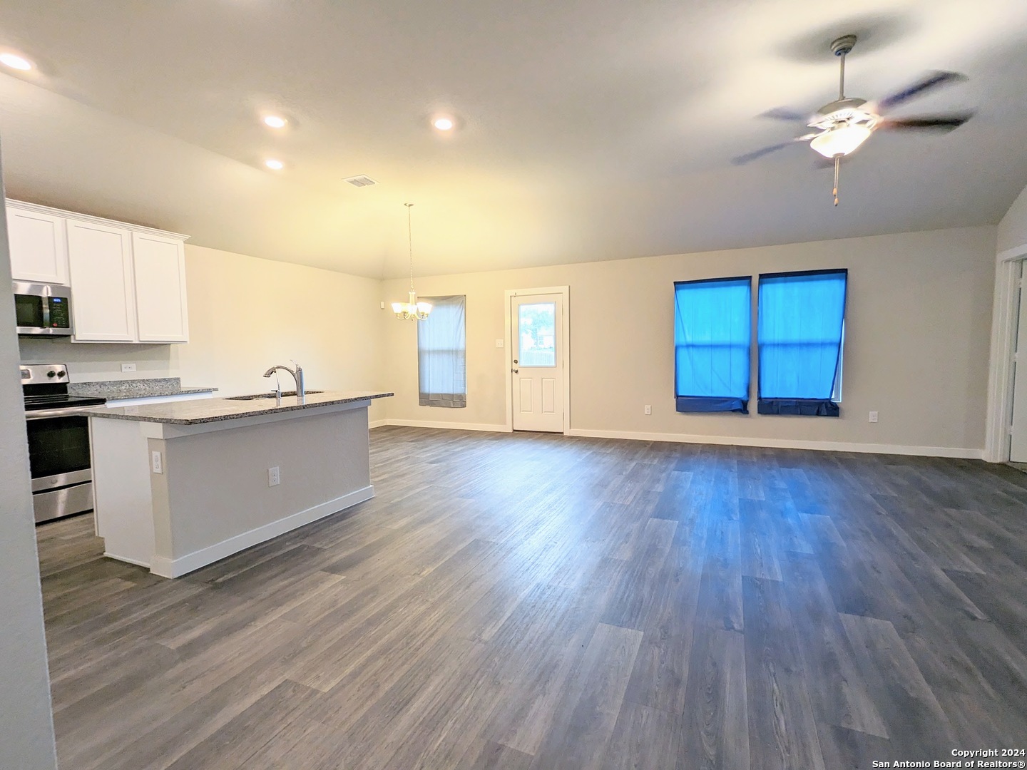 5543 Coral Valley San Antonio TX 78242
