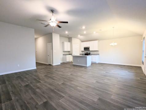 5543 Coral Valley San Antonio TX 78242