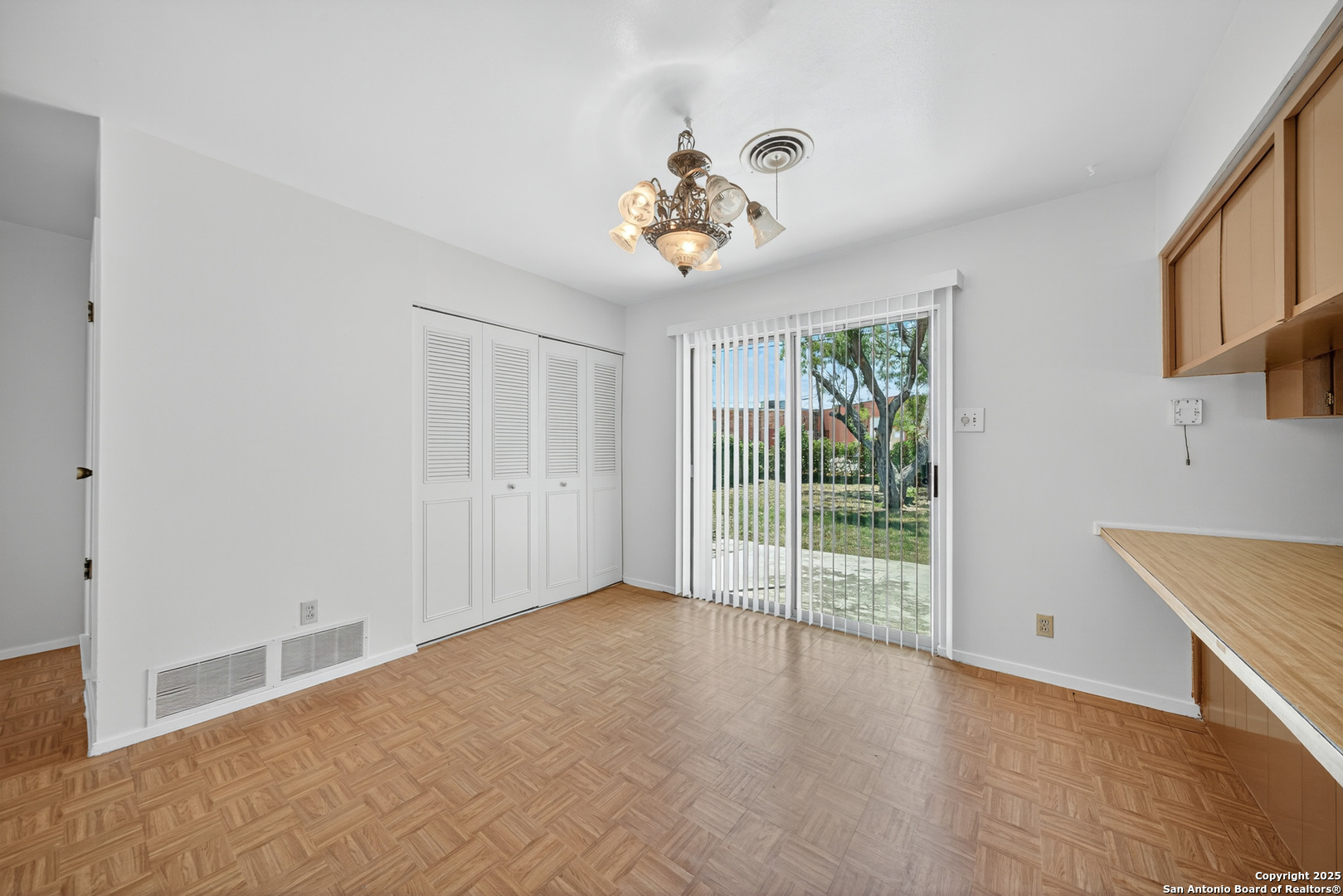 121 Rosewood Drive Universal City TX 78148