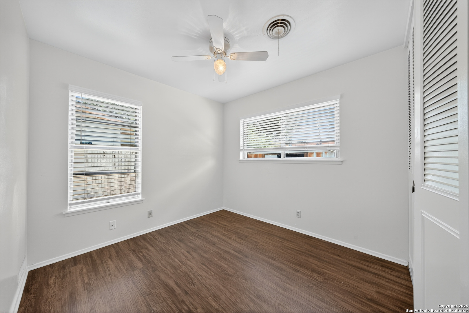 121 Rosewood Drive Universal City TX 78148