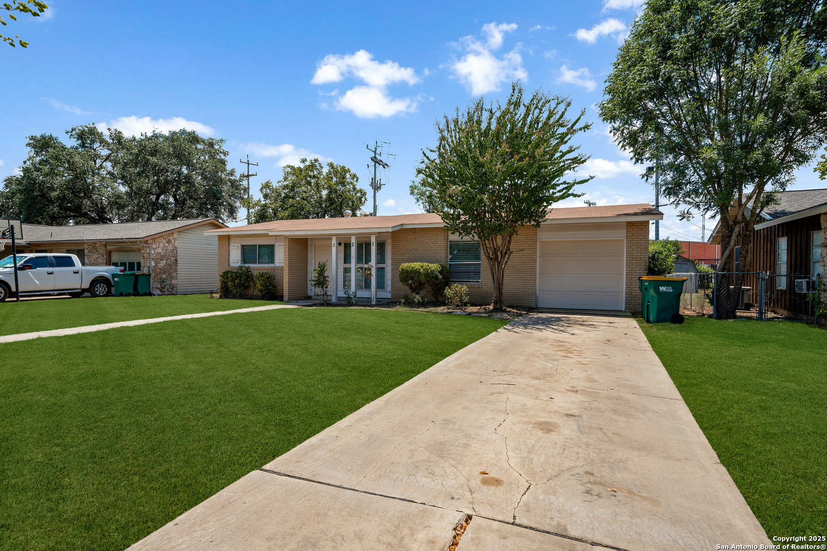 121 Rosewood Drive Universal City TX 78148