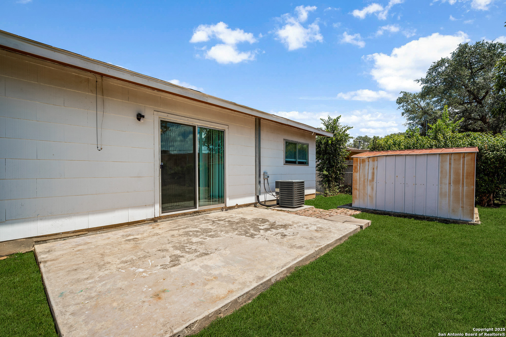 121 Rosewood Drive Universal City TX 78148